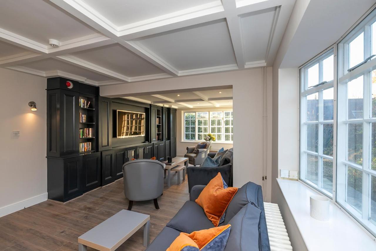 Pages Hotel And Guesthouse Harlow Εξωτερικό φωτογραφία