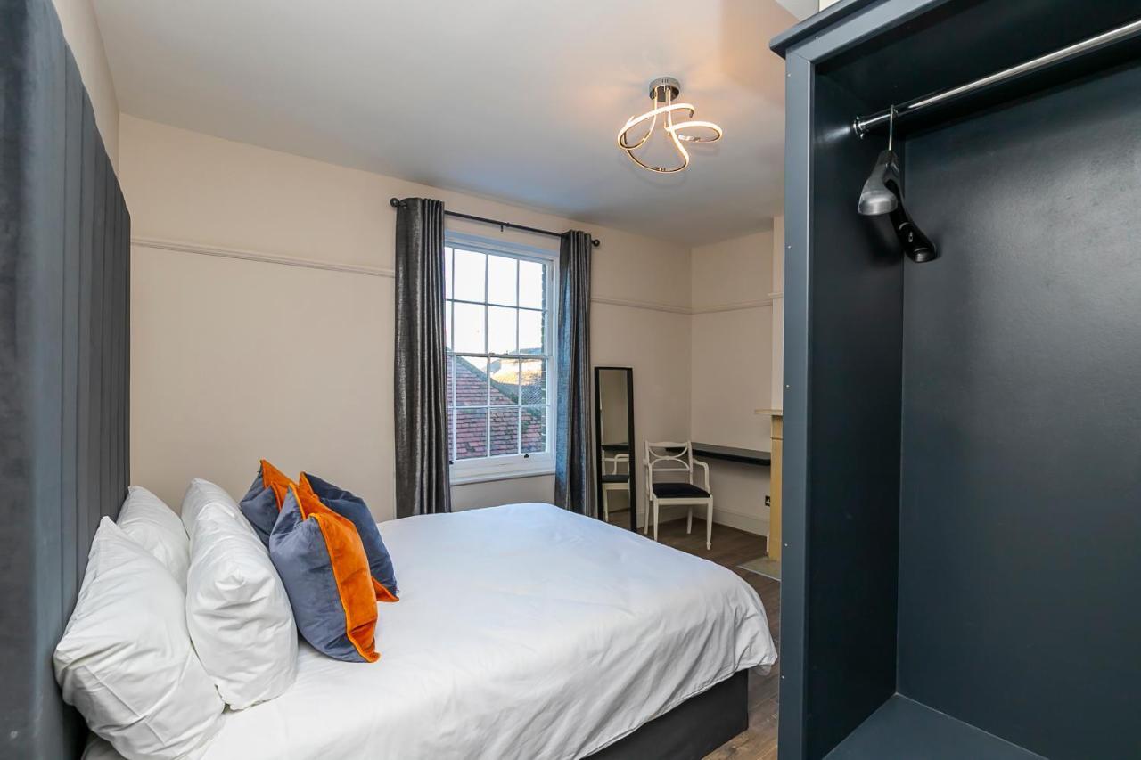 Pages Hotel And Guesthouse Harlow Εξωτερικό φωτογραφία