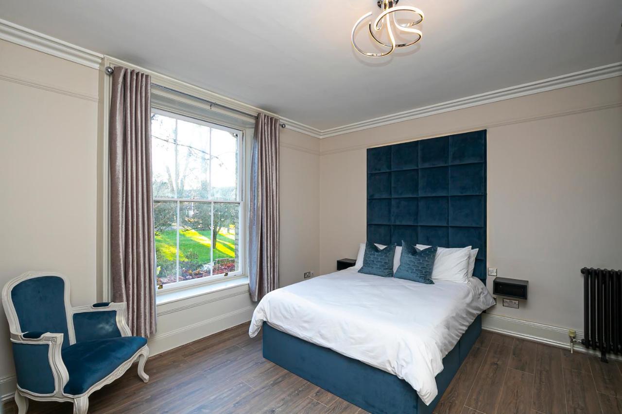 Pages Hotel And Guesthouse Harlow Εξωτερικό φωτογραφία