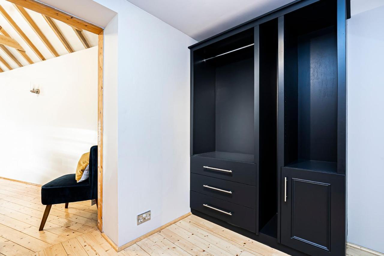 Pages Hotel And Guesthouse Harlow Εξωτερικό φωτογραφία