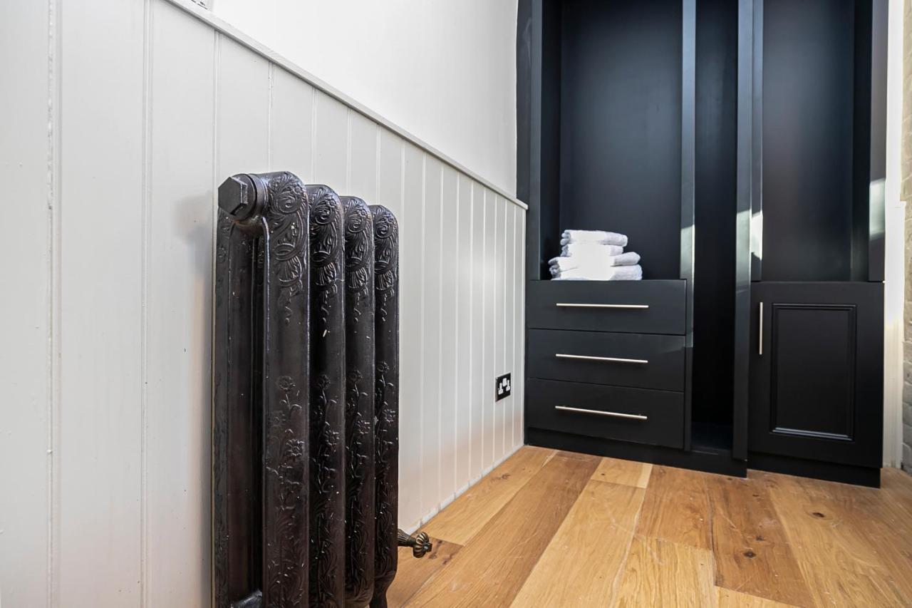Pages Hotel And Guesthouse Harlow Εξωτερικό φωτογραφία