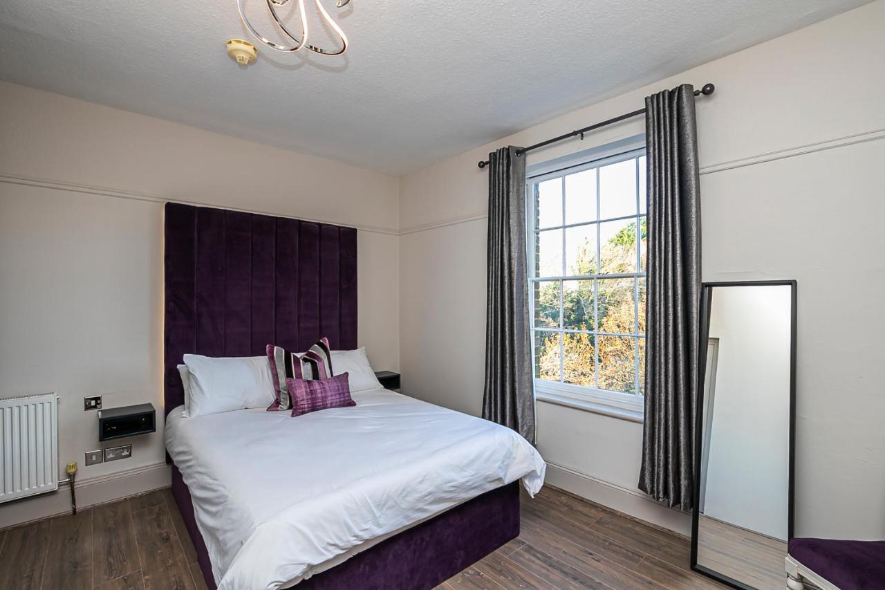 Pages Hotel And Guesthouse Harlow Εξωτερικό φωτογραφία